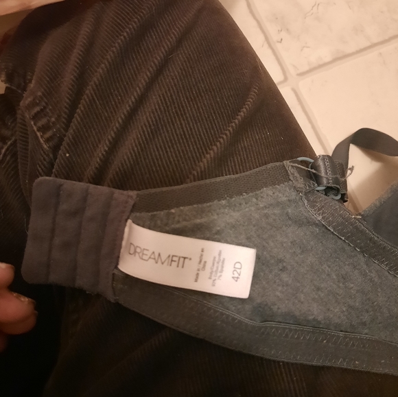 Bras - Picture 4 of 4